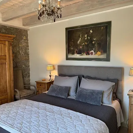 Casa de Férias House Sleeps 6 With Private Pool