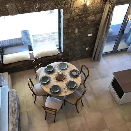 House Sleeps 6 With Private Pool