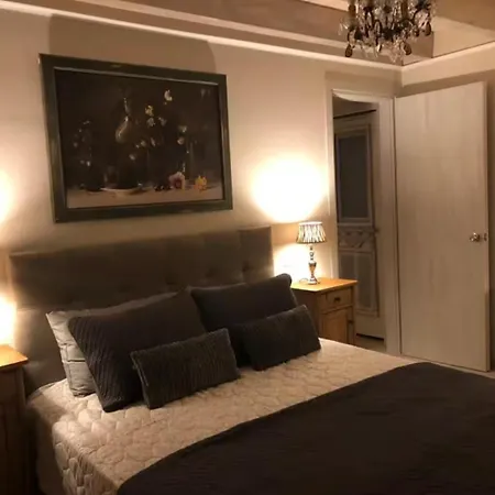 Casa de Férias House Sleeps 6 With Private Pool
